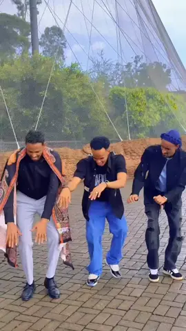 A post by @bisle_1 on TikTok caption: @Dj Feermo @SAMIIR SHIDANE✪🇬🇶 