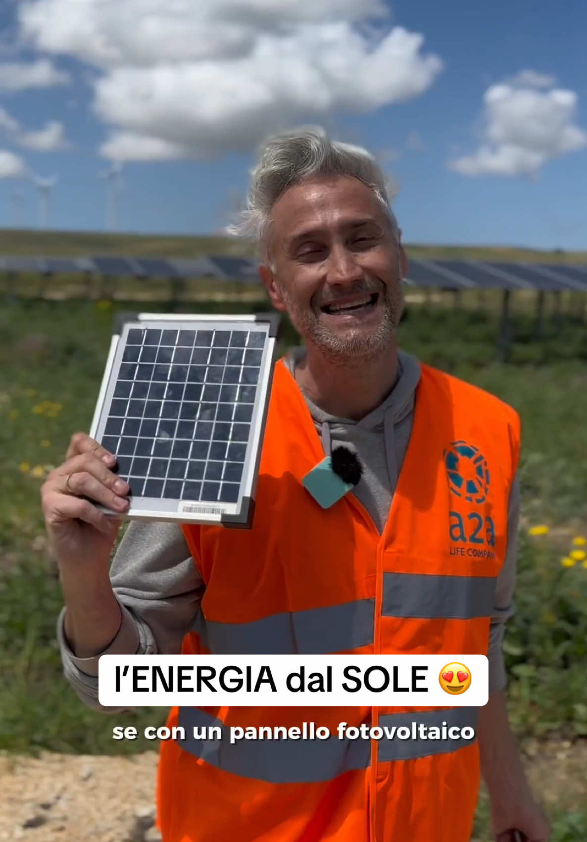 A post by @lafisicachecipiace on TikTok caption: Come funziona un pannello fotovoltaico? È una questione di fisica #lafisicachecipiace @A2A Life Company 