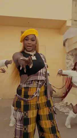A post by @miaguisse on TikTok caption: La vidéo tant attendue @Adviser Officiel feat mia guisse ndillen  Sera Disponible ce vendredi 4 sur YouTube  #miaguisse #adiser  #ndillen #choix #unique