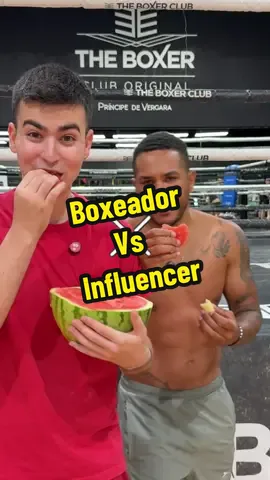 A post by @ on TikTok caption: Boxeador Vs Influencer ¿Quién es más fuerte? 🤔💪🏽 @Jonathan  #parati #viral 