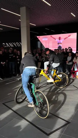 A post by @canyon_bicycles on TikTok caption: MVDP v Jasper Trackstand battle 🗿  #MyCanyon #AeroadCFR #Canyon