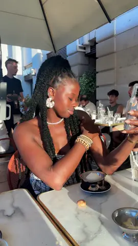 A post by @safiatoutraorebere on TikTok caption: #cotedivoire🇨🇮 #malitiktok🇲🇱 #bamakomali🇲🇱 #abidjan225🇨🇮 