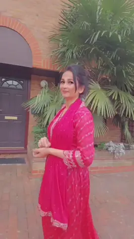 A post by @anjum_vlogs on TikTok caption: #foryou #foryou #foryou #foryou #uk 