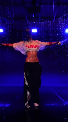 A post by @samantha_long_ on TikTok caption: #dance #freestyle 
