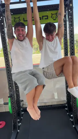 A post by @borjaa_fdeez on TikTok caption: Jajajaj pensé que costaba menos hacer esto 🤣@🧸 