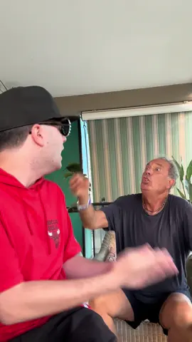 A post by @gianfricollai on TikTok caption: A voi vi piacciono? 😂 #fyp #perte 