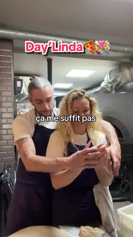 A post by @lindadrte on TikTok caption: Je m’occupe comme je peux c peut être pour ça que je suis grosse #paris #humour #pizzaparis #metier #daylinda 