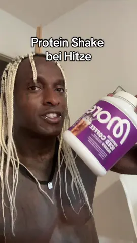 A post by @albertosmb on TikTok caption: Protein Shakes bei Hitze #gesundheit #abnehmen #ernährung 