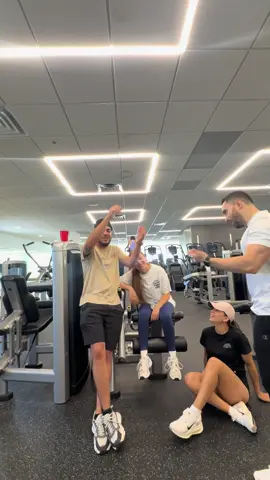 A post by @karladelatorre97 on TikTok caption: Rutina matutina de 🤰🏻