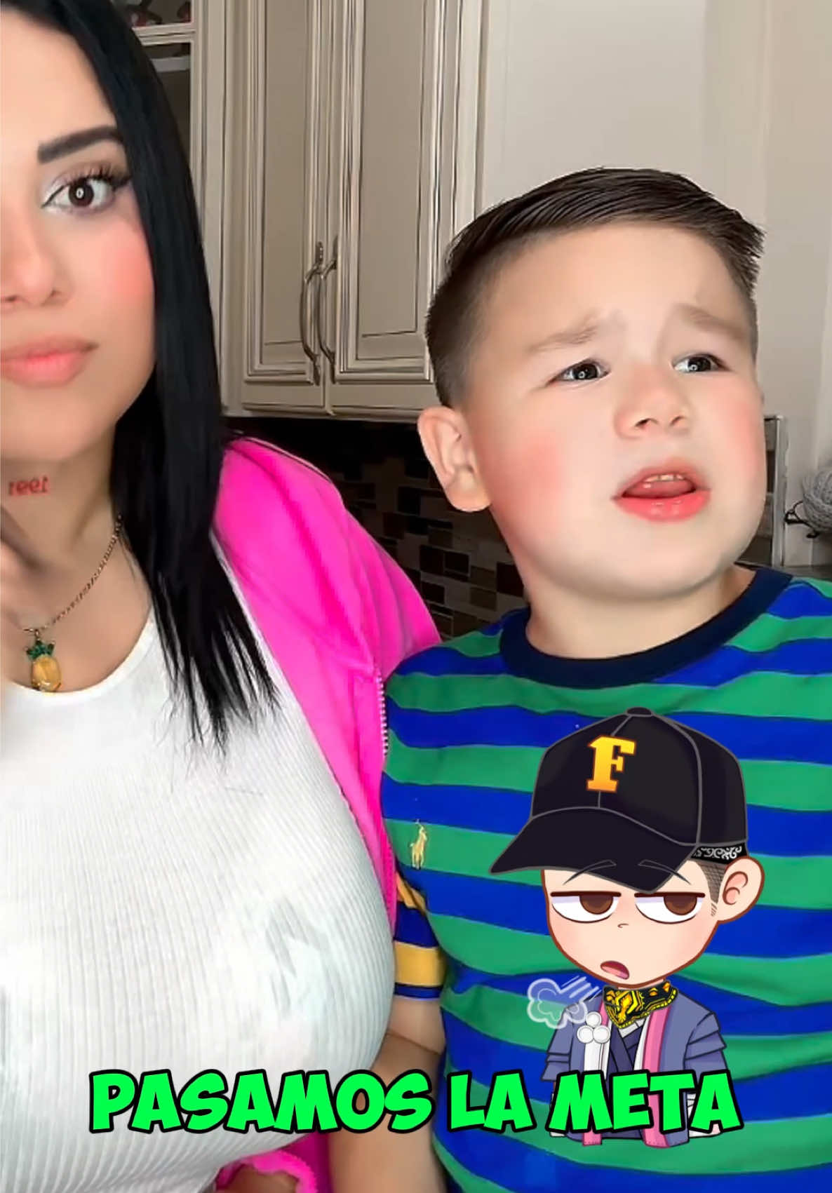 A post by @soyscar._1 on TikTok caption: Pasamos la meta de like para el pvp del🩲pero algo pasó con mi cuenta de free fire😖😢#soyscar #gamerentiktok #fre #vira 