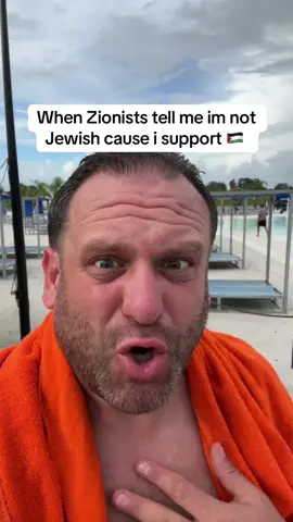 A post by @jacobbergeractor on TikTok caption: Zios be the most anti-semetrical people of all😂
