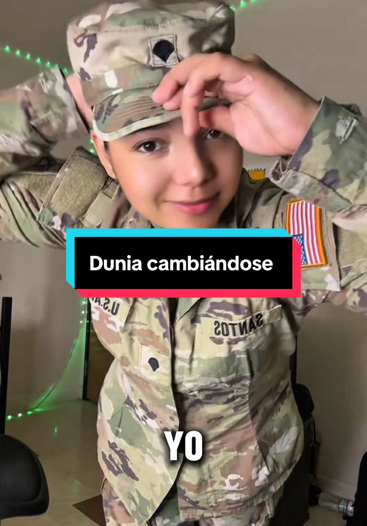 A post by @dunia_santos_urbina on TikTok caption: Dunia cambiándose 