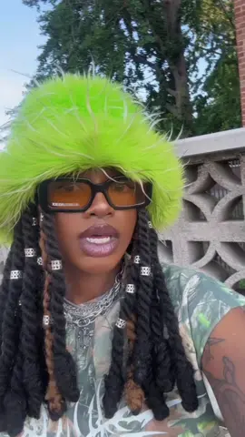A post by @tenommmmm on TikTok caption: Yall are #dumb I said what I said #philly is tryna get money yeah I understand everything is a come up but you going to some houses will get picked up and some won’t so what’s the point ? My point is as a community we all should come together block to block block by block but to say you tryna help by getting certain trash isn’t helping #philadelphia #philly #trash #phillytrainer 