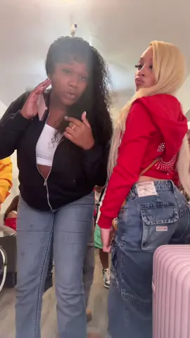 A post by @selenaaryanaa on TikTok caption: @Yk.niecedarealest 💕