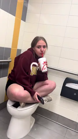A post by @strivewithsoph on TikTok caption: What do you think is going on here 👀 @Jaelei Davis #jet2holidays #epilepsy #epilepsyawareness #epilepsywarrior #fyp #fypシ #fypシ゚viral #tiktok #viral 