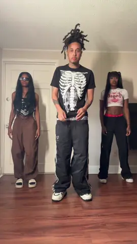 A post by @zachty on TikTok caption: Tag dc 🦁 { #hoodskiiz #zachty }