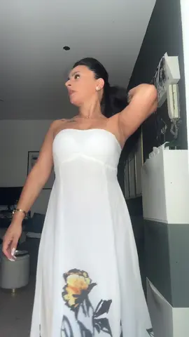 A post by @ on TikTok caption: #fly❤️🥰 #Vibe bun de bună dimineața 😅❤️🤗#o zi faină și vouă ❤️🤗