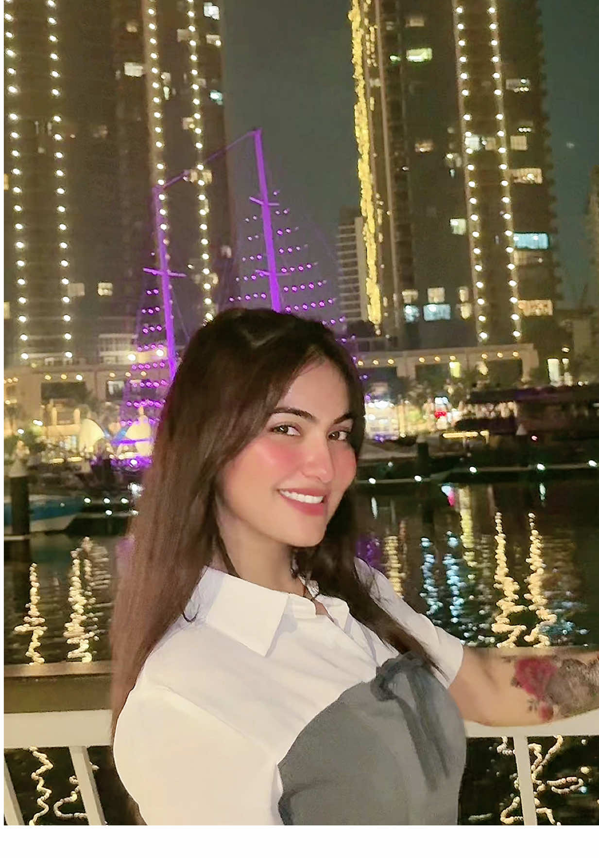 A post by @indian_girl_ria on TikTok caption: Insta- Indiangirlria  👈🏻 #indiangirlria #foryou #viral 