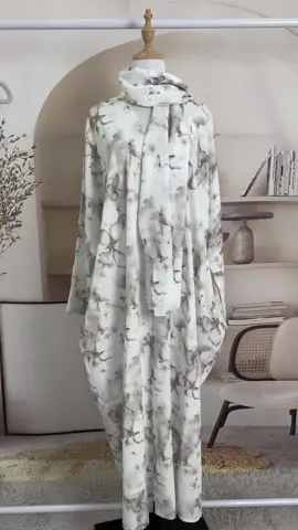 A post by @abayawardrobe on TikTok caption: #abaya #abayadress #forsummer#comfydress #abayastyle #abayafashion #muslim #muslimclothing #eid #tiktokmademebuyit  #spotlight#maydeals #dealdrops #summersale 