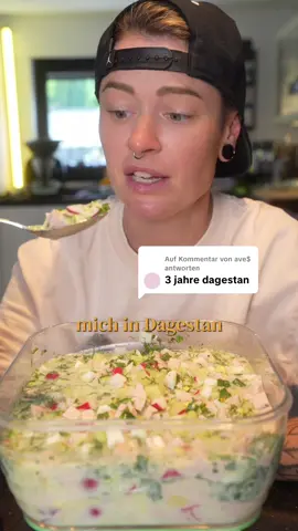 A post by @nicolnic on TikTok caption: Antwort auf @ave$  Wohin muss ich.  ??  4 mittelgroße Kartoffeln  4 Eier 5 Radieschen ½ Salatgurke 200 g Fleischwurst  500 ml Buttermilch  300-500 ml Sprudel  3 EL Zitronensaft  1 EL Senf 1 tl steaksalz von der Genussmanufaktur Trier  ½ Bund frischer Dill #foodtrend #rezept #dagestan #essen #einfacherezepte #lecker 