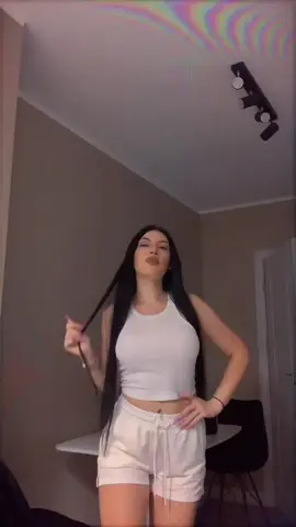 A post by @iamioana_0123 on TikTok caption: #amintire 