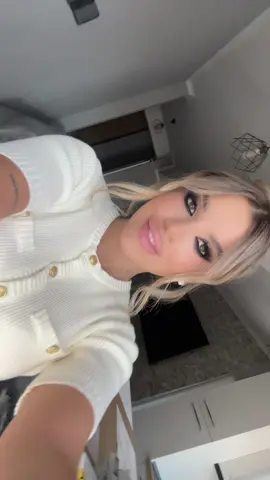 A post by @nicoletabalint_ on TikTok caption: Mâineee vin cu o vesteee ❤️‍🔥❤️‍🔥❤️‍🔥 nu uitați să mă urmăriți pe instagram✨nicoletabalint_ 