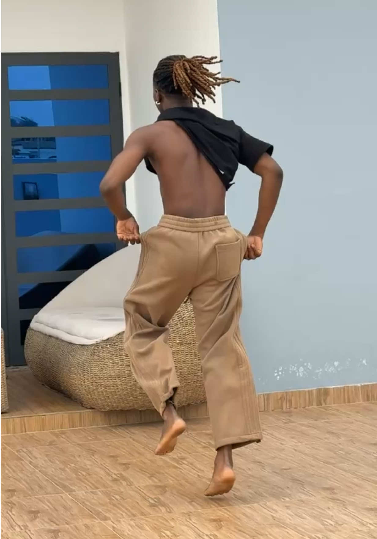 A post by @tmacrush_officiel on TikTok caption: Quand je m’entraîne 😫 @L’ambassadeur 👌