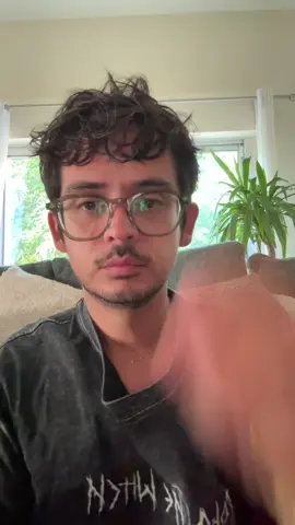 A post by @noholito on TikTok caption: J’ai les larmes 
