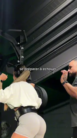 A post by @evemelissas on TikTok caption: les 150kg dans le viseur? 🎯 