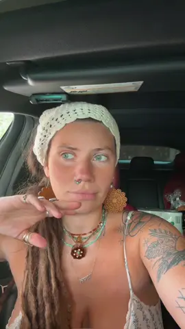 A post by @indiflwrx on TikTok caption: #Stitch with @Danamarie McNicholl truly DISGUSTING 