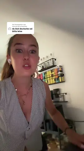 A post by @laurasophie on TikTok caption: Antwort auf @turicum.00 Klär mich gerne über mein Leben auf 🙏🏼  