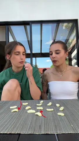 A post by @apolline_guer on TikTok caption: Qui aura le piégé?😈 @LucieGrmz 