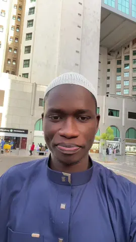 A post by @pa_assane_senegal on TikTok caption: Tay pigeon Medine ya lalene indil ❤️🥰🤩 #mecque #islam #muslim #coran @Makkiyoon Travel 