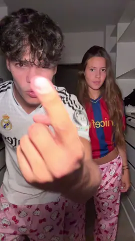 A post by @alvaritobarras on TikTok caption: Quien lo hizo mejor?@maria ribera 