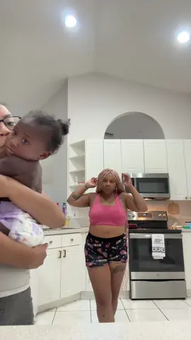A post by @how2treatit_ on TikTok caption: My mama bored 😂 #explore #explorepage #thepham❤️ #trend #foryoupage #trending #family #freestyle 
