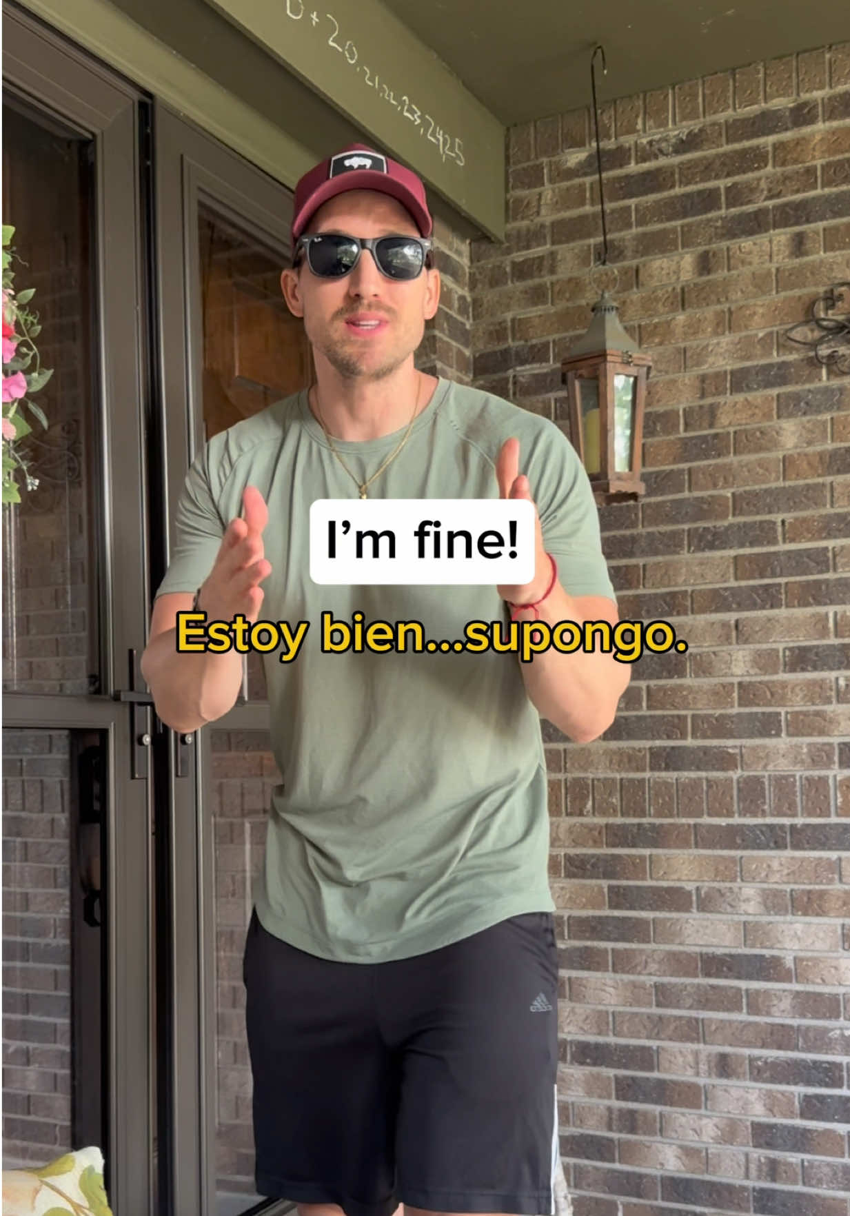 A post by @spencerconoce on TikTok caption: Cómo deberías responder a esa pregunta en inglés. No 