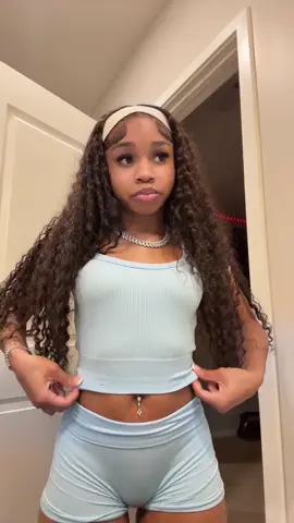 A post by @helovemagicc on TikTok caption: 🧚🏽🩵 #fy #fypシ 