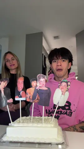A post by @carlhoos_ on TikTok caption: Nene admito que me puse celoso porque jimin es mío 😔💔 @Yodania 🐍  #carlosalbertofuentes #carlosalberto #carlhoos_ 