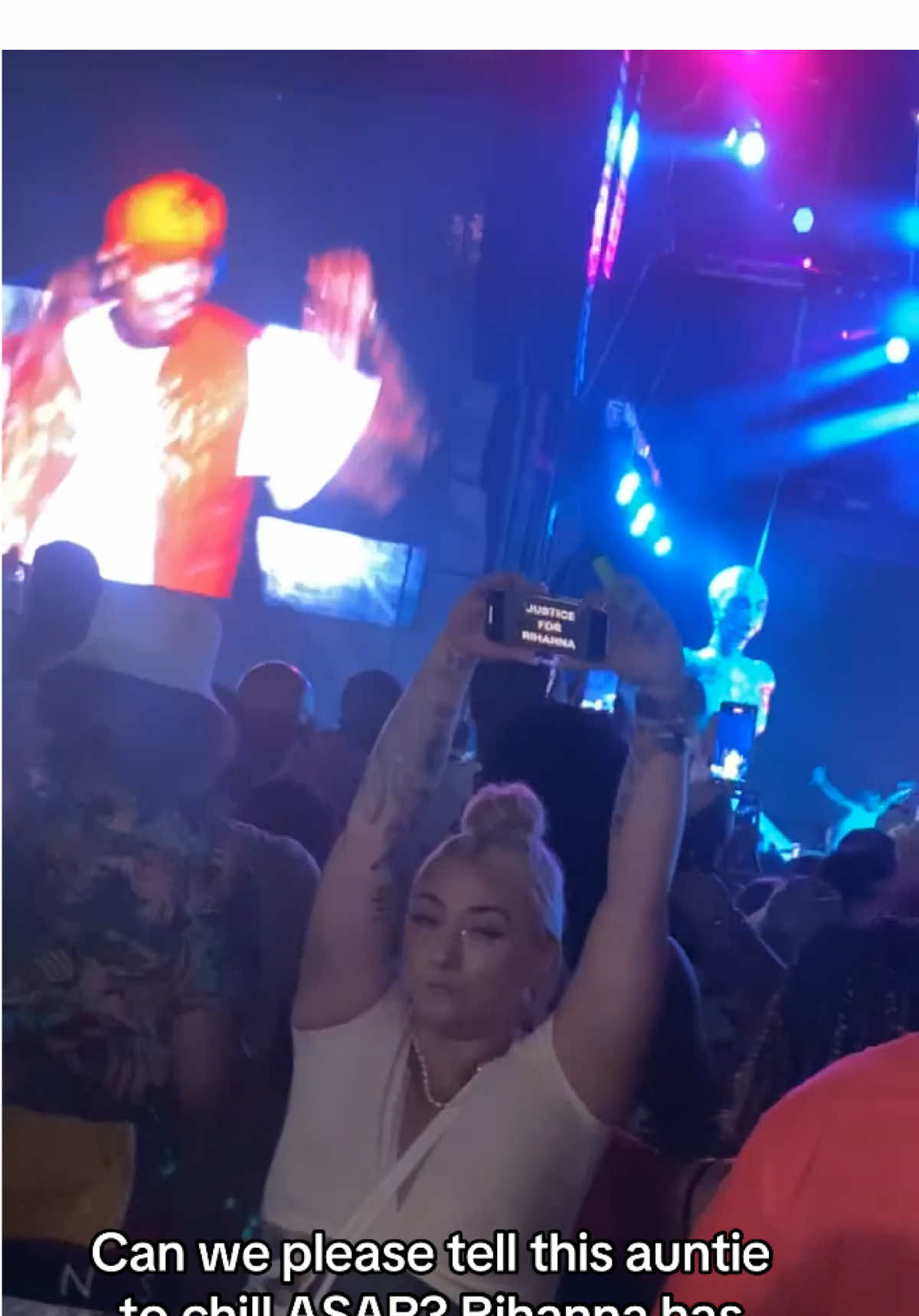 A post by @ on TikTok caption: #chrisbrown #rihanna #fyp #viral #chrisbrownconcert 