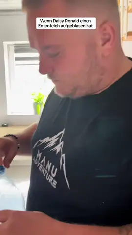 A post by @schatzo.und.schatzoline on TikTok caption: #erinnerung #donaldduck #fypppppppppppppppp #lachen 