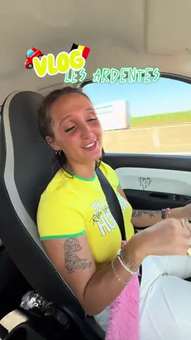 A post by @evacstt on TikTok caption: J’AI TELLEMENT HATEEEE !!!✨🇧🇪💅🏼 @Les Ardentes #humour #trend #comedi #viral #fakesituation #invitation 