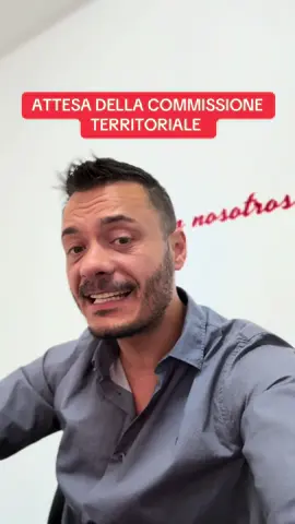 A post by @ernestsmoqi on TikTok caption: Se sei in attesa della commissione e provieni da un paese sicuro, preparati  #permessodisoggiornoitalia  #ricevutapermesso #questuranonrisponde #asiloscaduto #permessoscaduto #kitpostalepermessodisoggiorno #albanesiinitalia #stranieriinitalia🇮🇹 #cartassoggiorno 