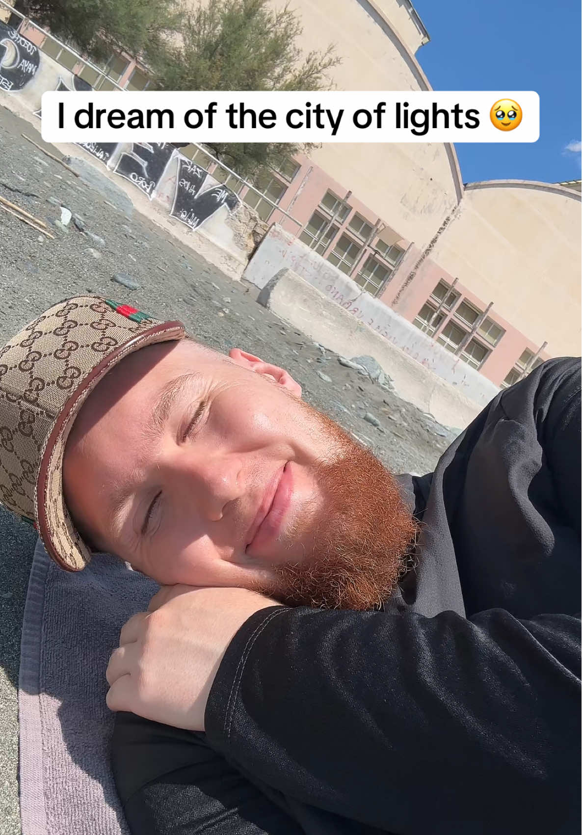 A post by @hamzafatou on TikTok caption: I dream of the city of lights 🥹  #maherzain #muslim #muslimcouple #fürdich 