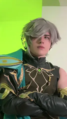 A post by @laistormhrim on TikTok caption: #alhaitham #alhaithamcosplay #hoyoverse #GenshinImpact #genshinimpactcosplay #haikaveh 