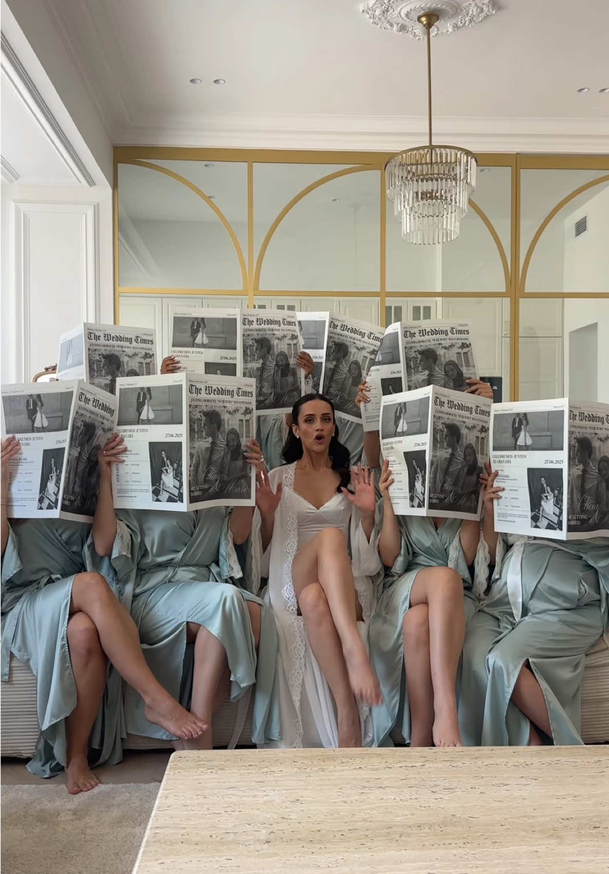 A post by @aliciarev on TikTok caption: getting ready con mis damas de honor fue la mejor decisión 👰🏼‍♀️✨ love you girls🫂 #wedding 