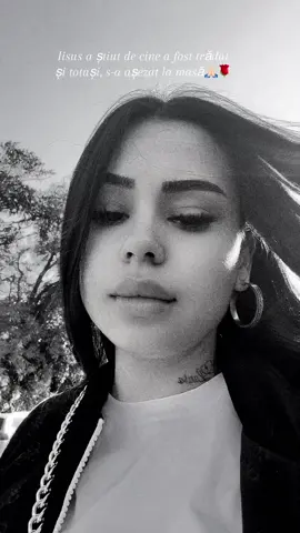 A post by @sofiaalexandraaa on TikTok caption: Tatăl nostru Care ești în ceruri, sfin­țească-Se numele Tău, vie împărăția Ta, fie voia Ta, precum în cer așa și pe pă­mânt. Pâinea noastră cea de toate zilele dă-ne-o nouă astăzi și ne iartă nouă greșelile noastre, precum și noi iertăm greșiților noș­tri. Și nu ne duce pe noi în ispită, ci ne izbă­vește de cel rău.  AMIN !🙏🏻 #sofia🐣❤️ #🖤 #🌹 