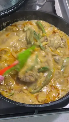 A post by @wiki_iva on TikTok caption: Что приготовить на ужин 🍲 ловите идею ‼️##чтонаужин#вкусныйужин#курицавсоусе#рис#простыерецепты#домашняяеда#простоивкусно#foodtiktok#tiktokrecept