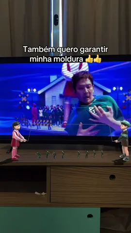 A post by @netflixbrasil on TikTok caption: O jogo: 👹 O efeito com a Bonequinha e o Batatinho batendo corda: 😍 #pulacorda #round6 #squidgame #squidgame3 #jogador456 #netflixseries #gihun #tiktokmefezassistir #Netflix #NetflixBrasil