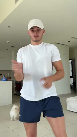 A post by @maelplat on TikTok caption: Un peu de dance 👍🏽👍🏽