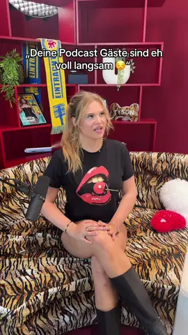 A post by @kimisinamoodlive on TikTok caption: Ach ja? 😈 Neue Folge OUT NOW 💋 @World Wide Wohnzimmer 